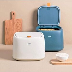 Wolf & Badger HuBee - Airtight Rice Storage/Pet Food Container Blue